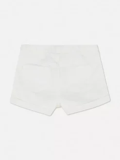 Jeansowe szorty z podwijanymi nogawkami