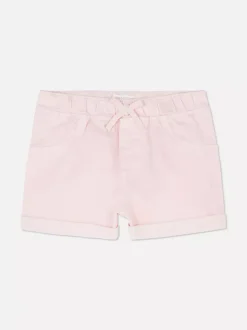 Jeansowe szorty z podwijanymi nogawkami