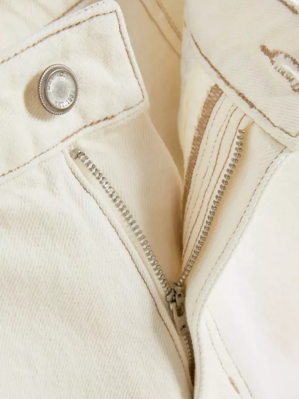 Jeansy typu barrel z kolekcji Paula Echevarría