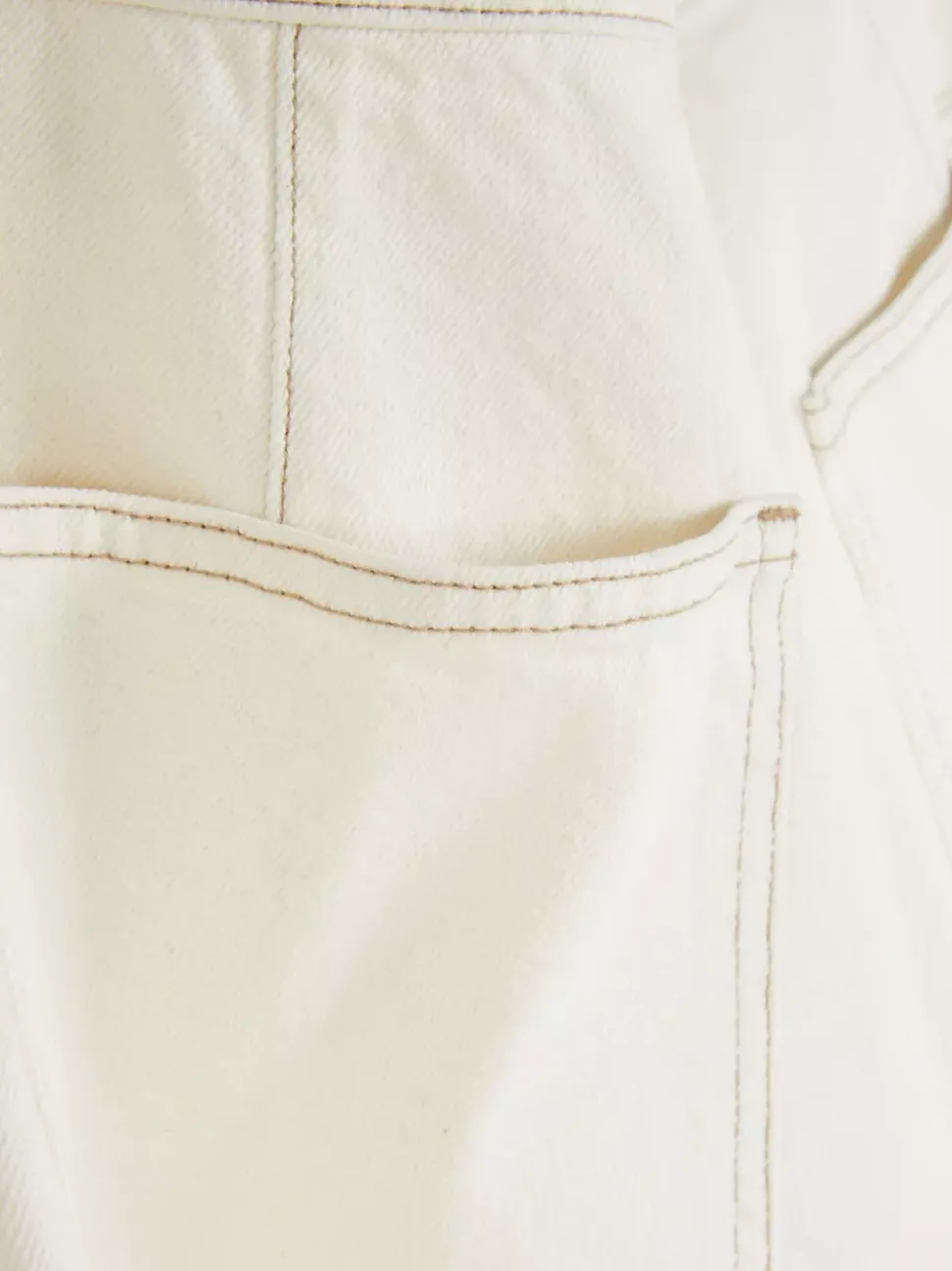 Jeansy typu barrel z kolekcji Paula Echevarría