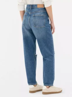 Jeansy typu mom z rozdarciami