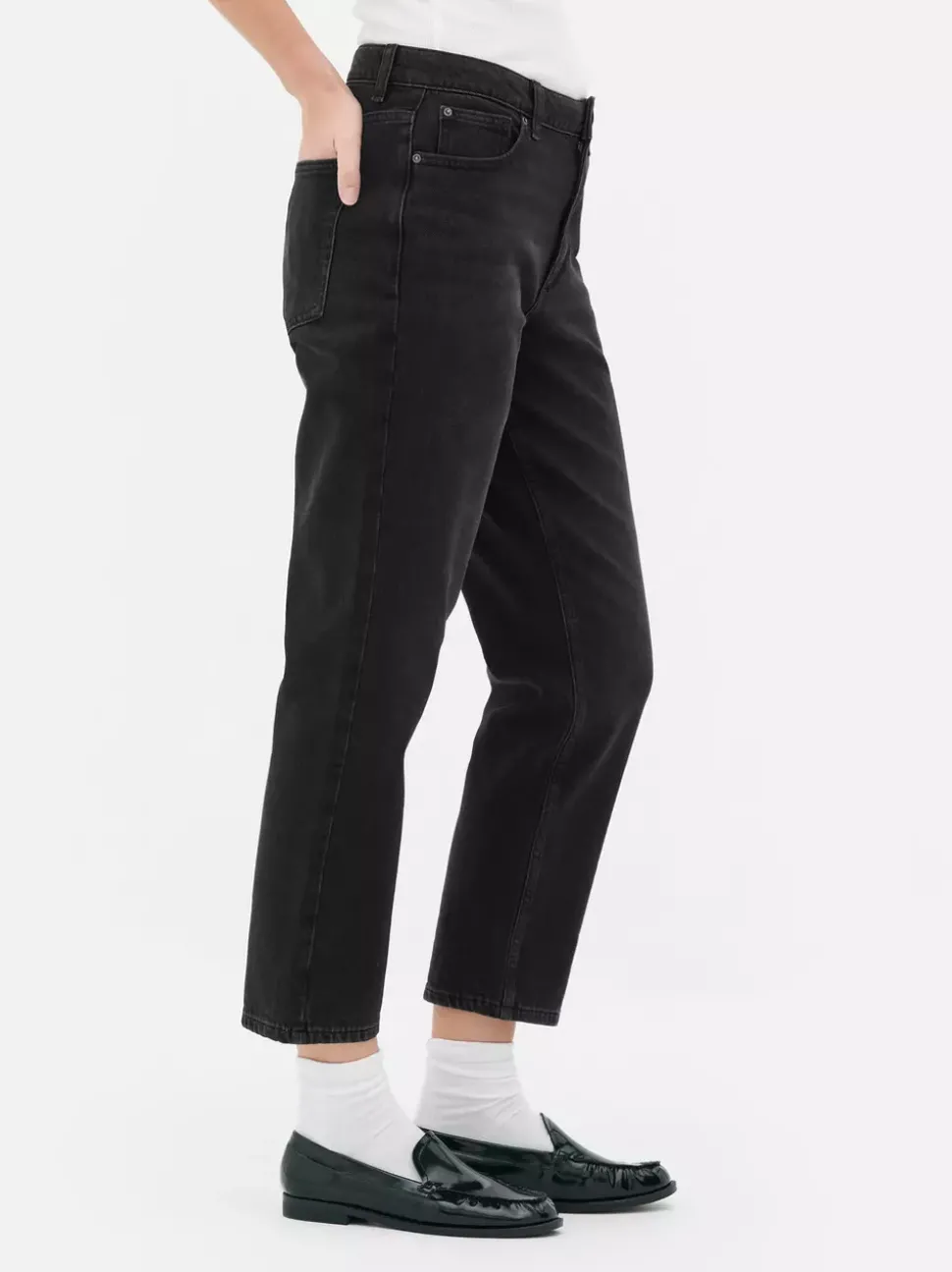 Jeansy z prostą nogawką o kroju slim I standard