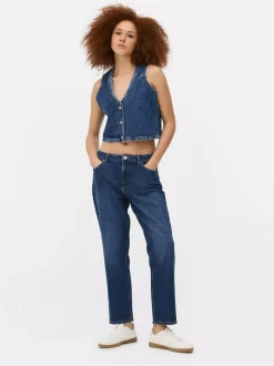 Jeansy z prostą nogawką o kroju slim I standard