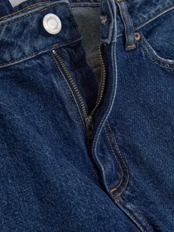 Jeansy z prostą nogawką o kroju slim I standard