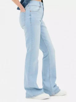 Jeansy z rozszerzaną nogawką