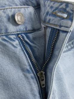 Jeansy z szerokimi nogawkami