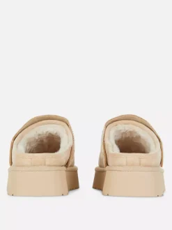 Kapcie typu chodaki z podszewką