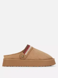 Kapcie typu chodaki z podszewką