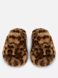 Kapcie z futerkiem i dwoma paskami