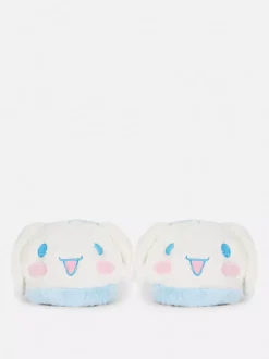 Kapcie z motywem Cinnamorolla z Hello Kitty