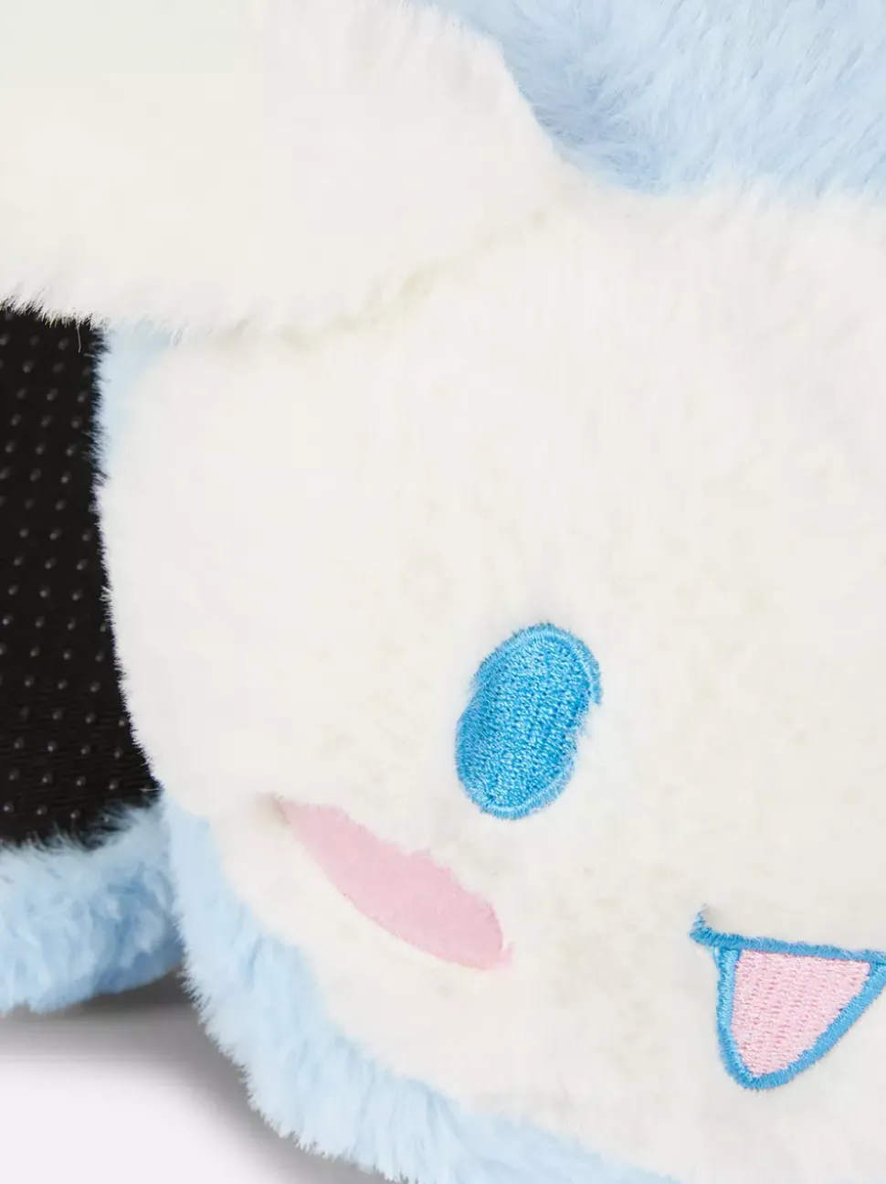 Kapcie z motywem Cinnamorolla z Hello Kitty