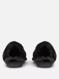 Kapcie ze sztucznego zamszu