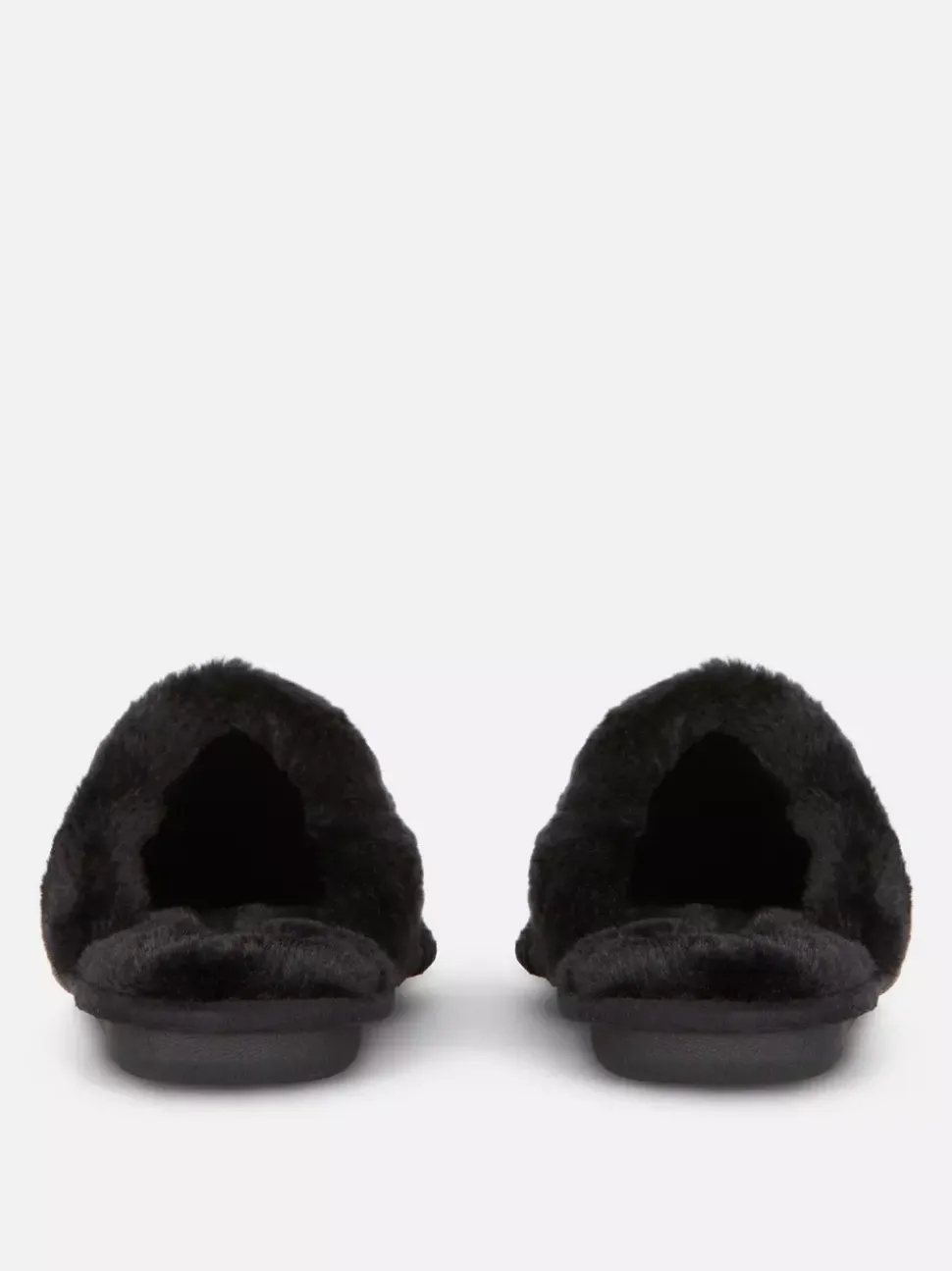 Kapcie ze sztucznego zamszu