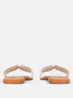 Klapki typu mule z plecionymi paskami