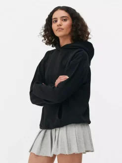 Klasyczna wkładana przez głowę bluza z kapturem