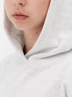 Klasyczna wkładana przez głowę bluza z kapturem