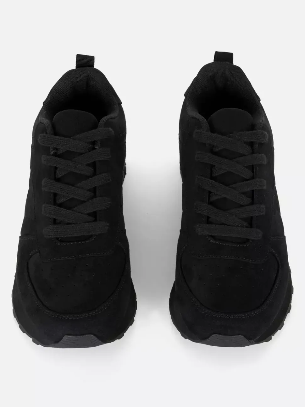 Klasyczne sznurowane buty sportowe