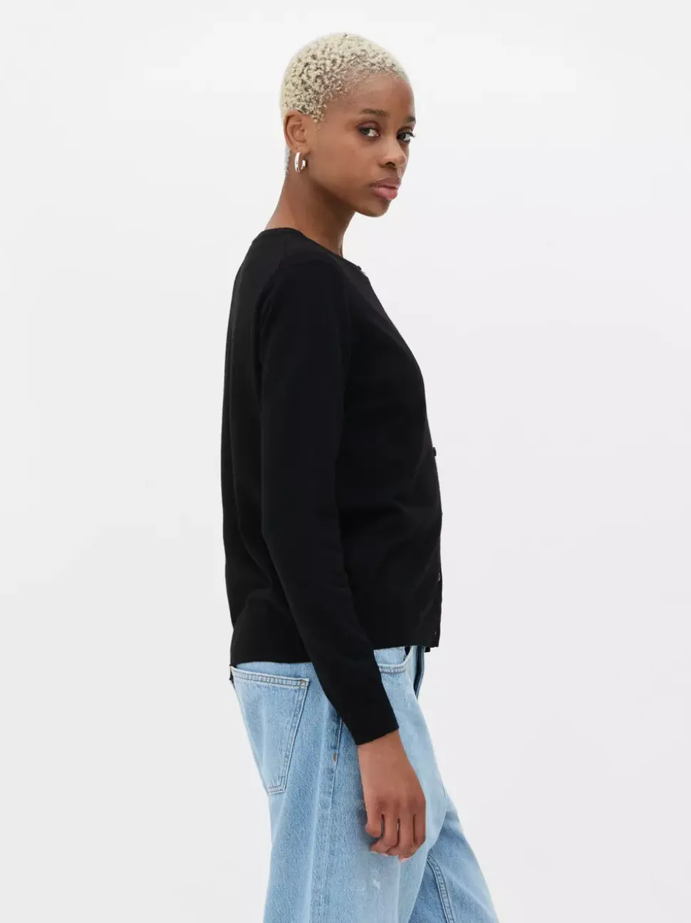 Klasyczny sweter rozpinany z okrągłym dekoltem