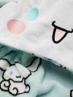 Koc z kapturem z motywem Cinnamorolla z Hello Kitty