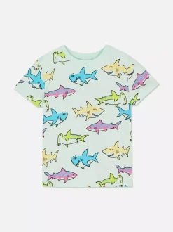 Kolorowy T-shirt z krótkim rękawem i motywem rekina