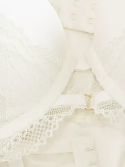 Komplet satynowej bielizny Maximise z koronką