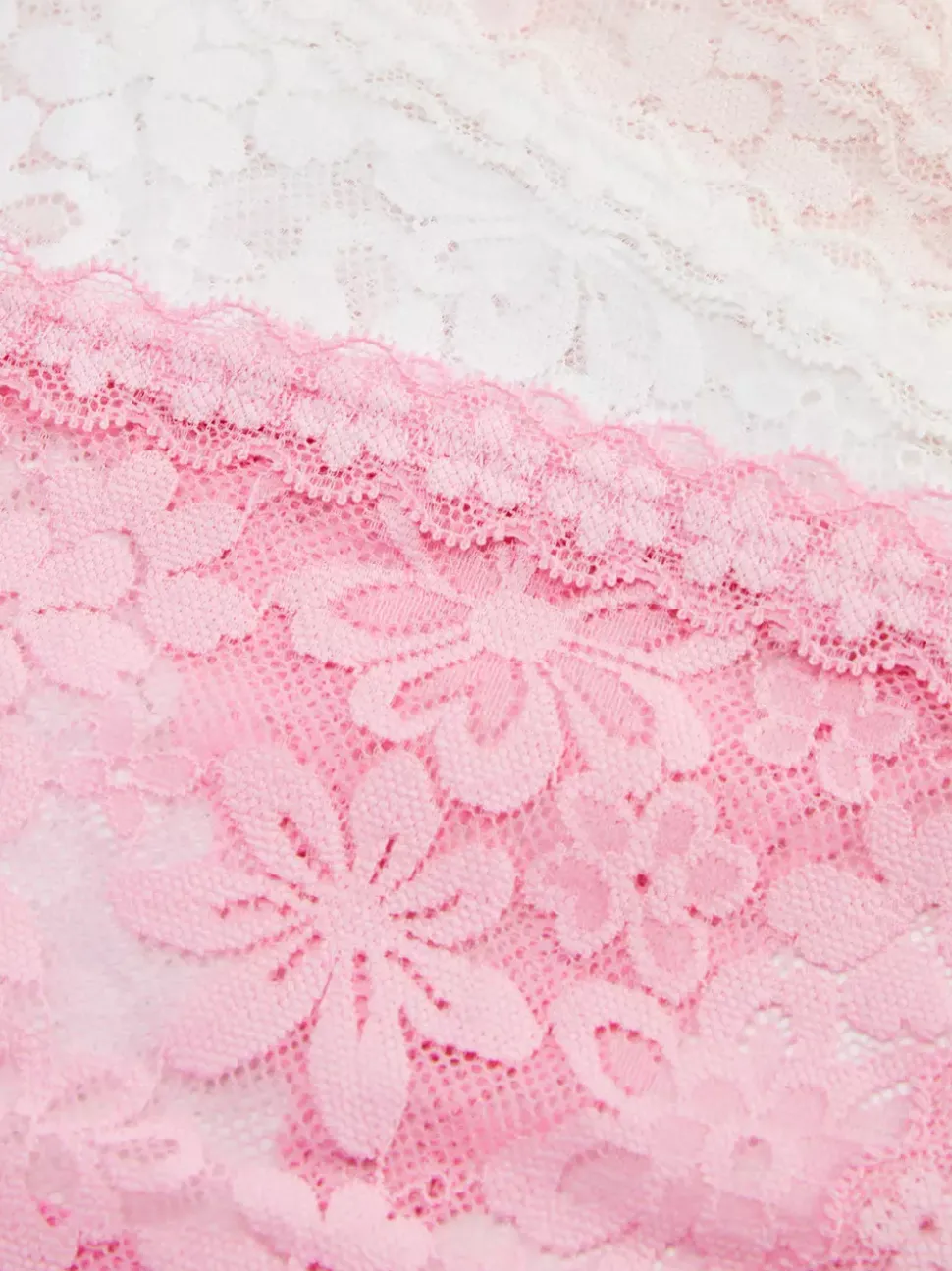 Koronkowe stringi, 3 pary