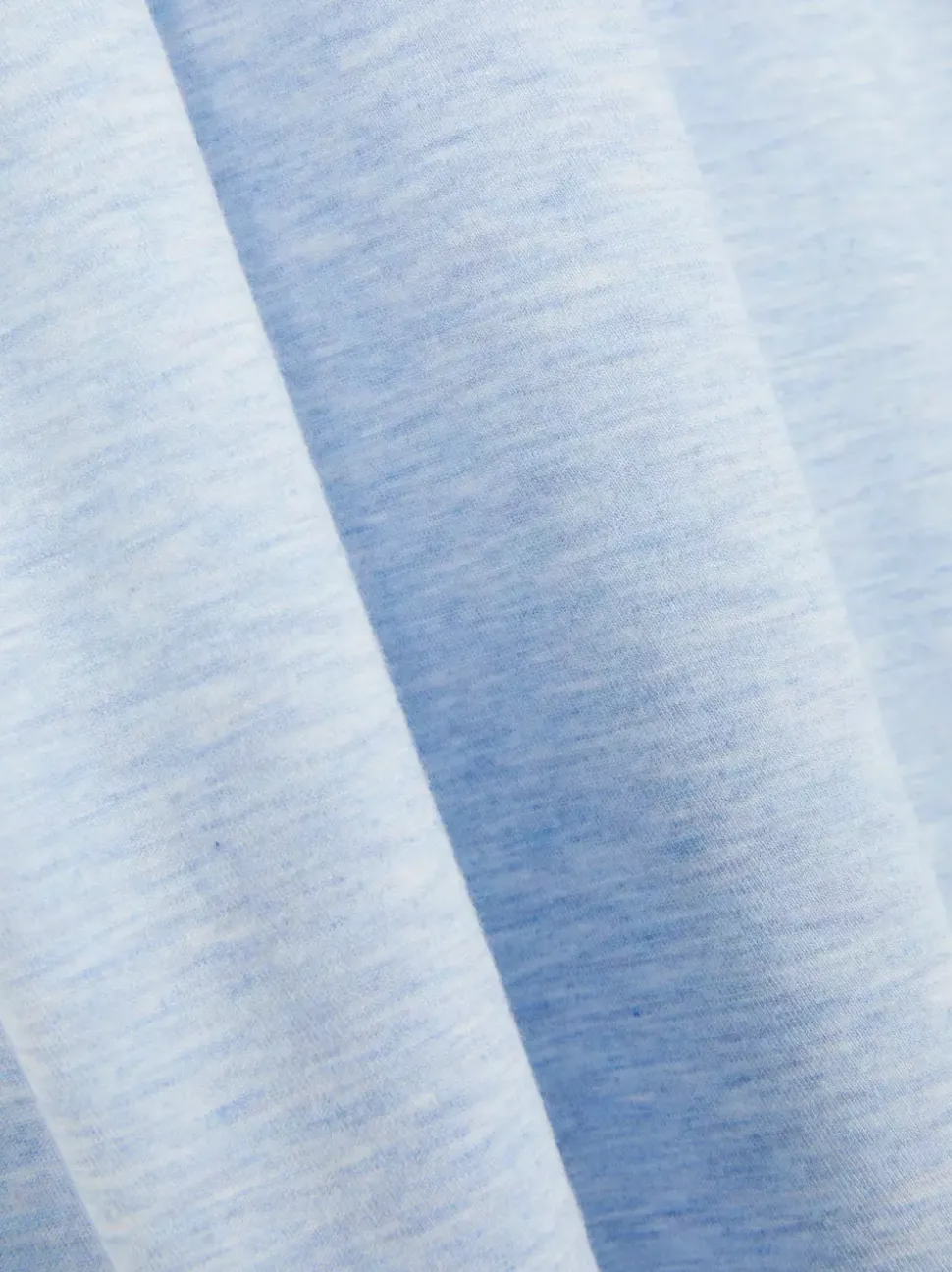 Koszula nocna z dekoltem w serek wykończona koronką