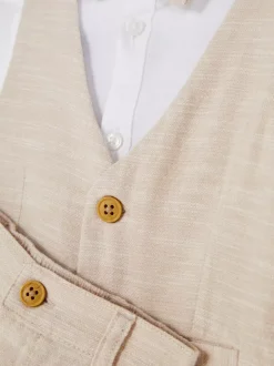 Koszula, szorty i kamizelka na specjalną okazję