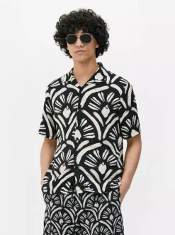 Koszula z krótkim rękawem i abstrakcyjnym wzorem