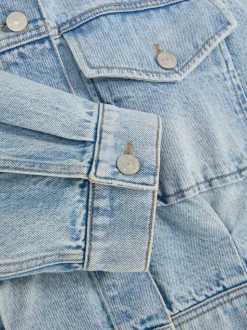 Krótka kurtka jeansowa