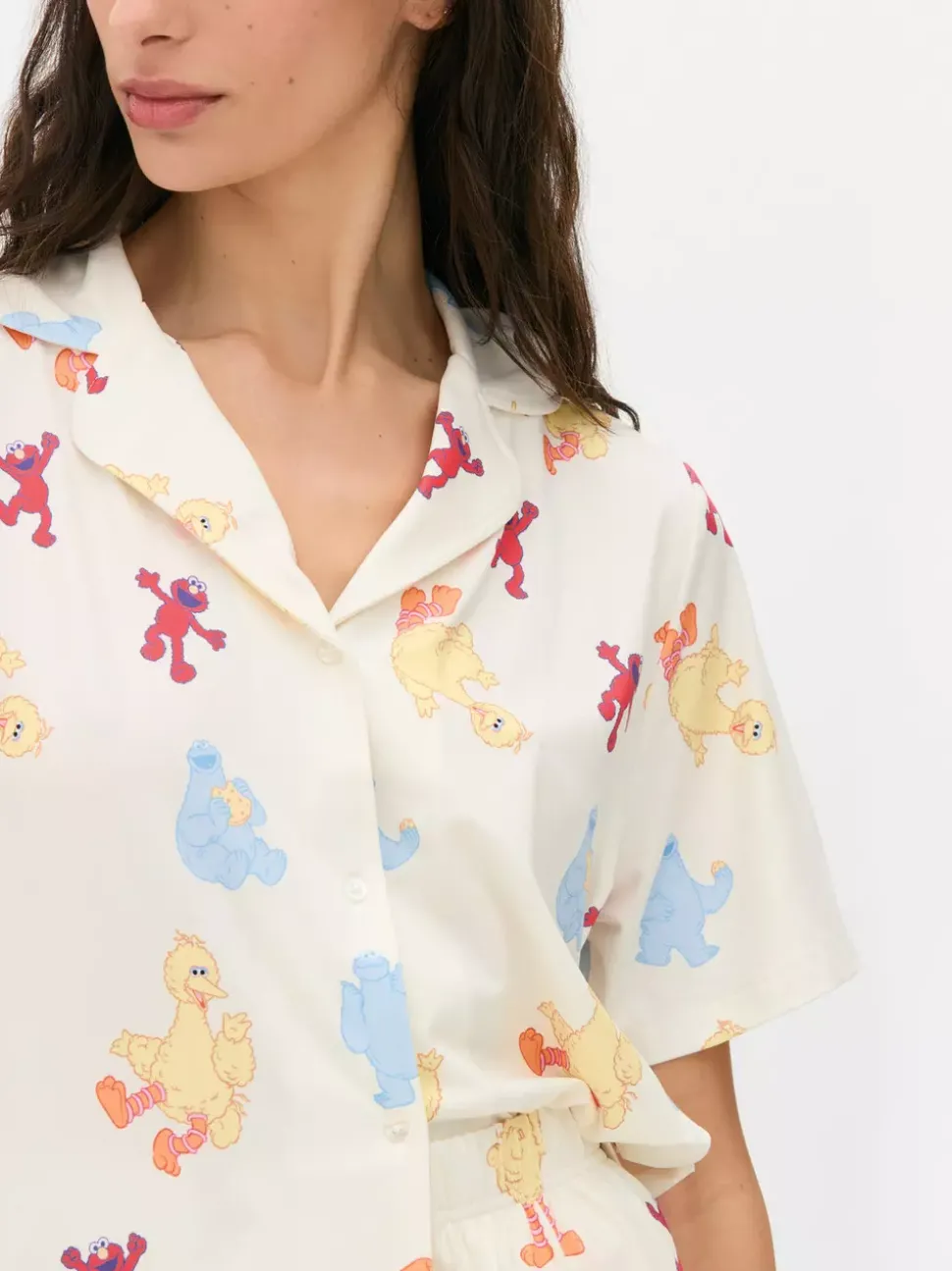 Krótka piżama z motywem Ulicy Sezamkowej