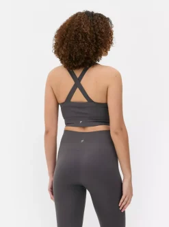 Krótki bezszwowy top na siłownię