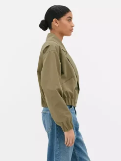 Krótki dwurzędowy płaszcz