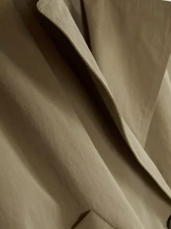 Krótki dwurzędowy płaszcz