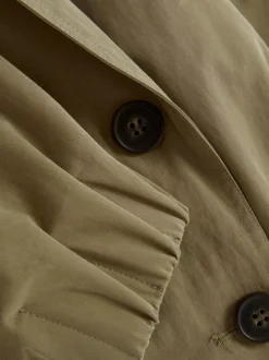 Krótki dwurzędowy płaszcz