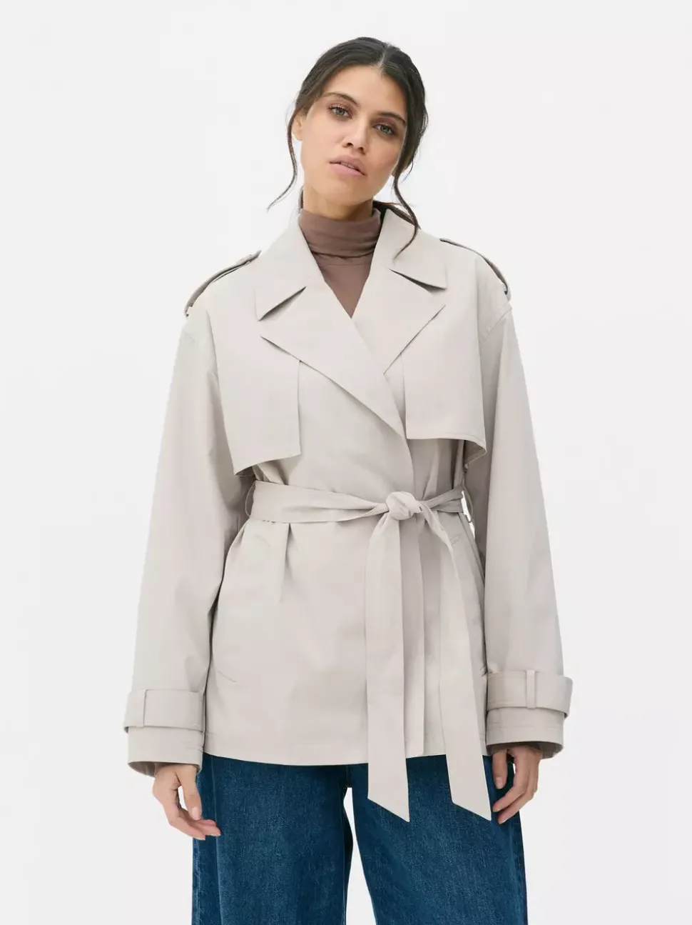 Krótki prochowiec z paskiem