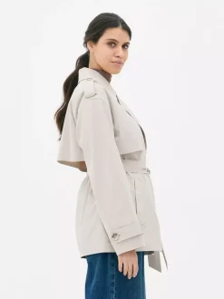 Krótki prochowiec z paskiem