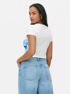 Krótki T-shirt z kwiatowym motywem