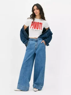 Krótki T-shirt z napisem Pivot z serialu Przyjaciele