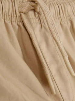 Krótkie bojówki ze sznurkiem ściągającym