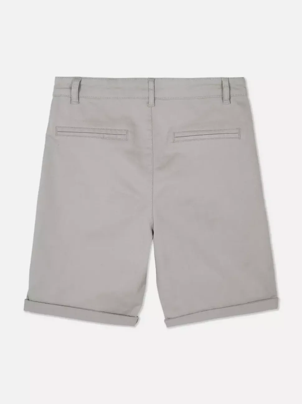 Krótkie chinosy z wywiniętą nogawką