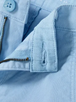 Krótkie chinosy z wywiniętą nogawką