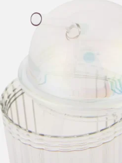 Kubek z wypukłą pokrywą i słomką