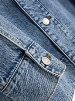 Kurtka jeansowa typu trucker