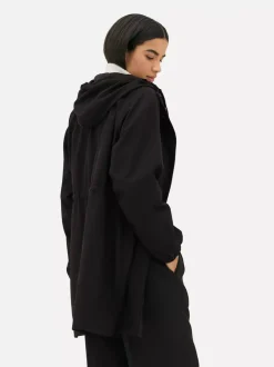 Kurtka przeciwdeszczowa z kapturem z tkaniny ripstop