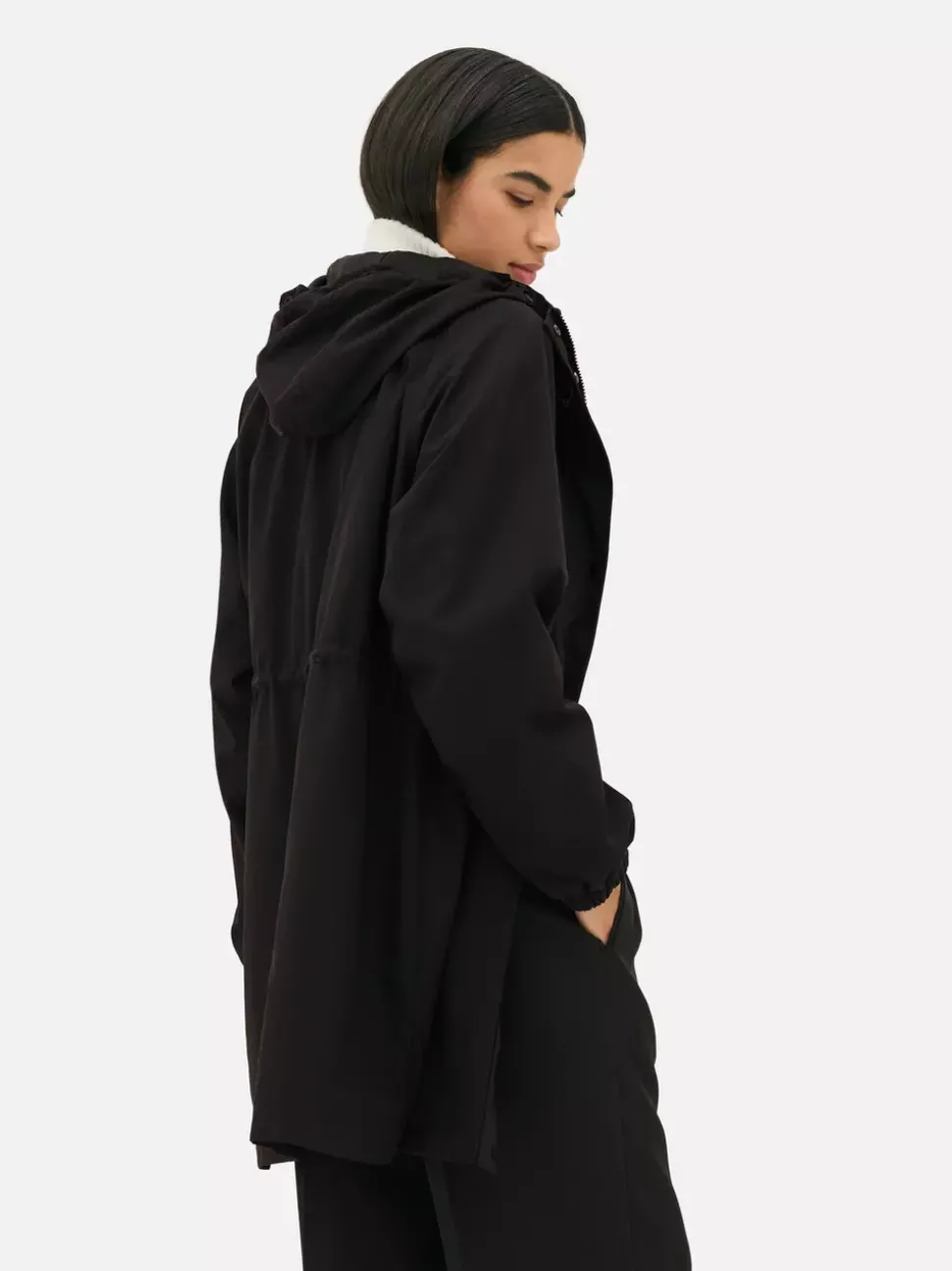 Kurtka przeciwdeszczowa z kapturem z tkaniny ripstop