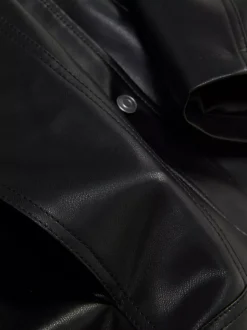 Kurtka typu trucker ze sztucznej skóry