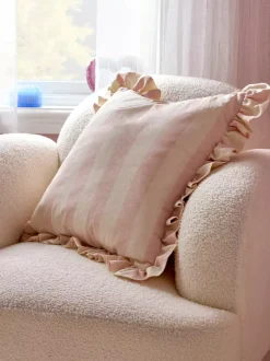 Kwadratowa poduszka w paski z falbankami