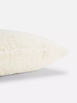 Kwadratowa poduszka z tkaniny pętelkowej