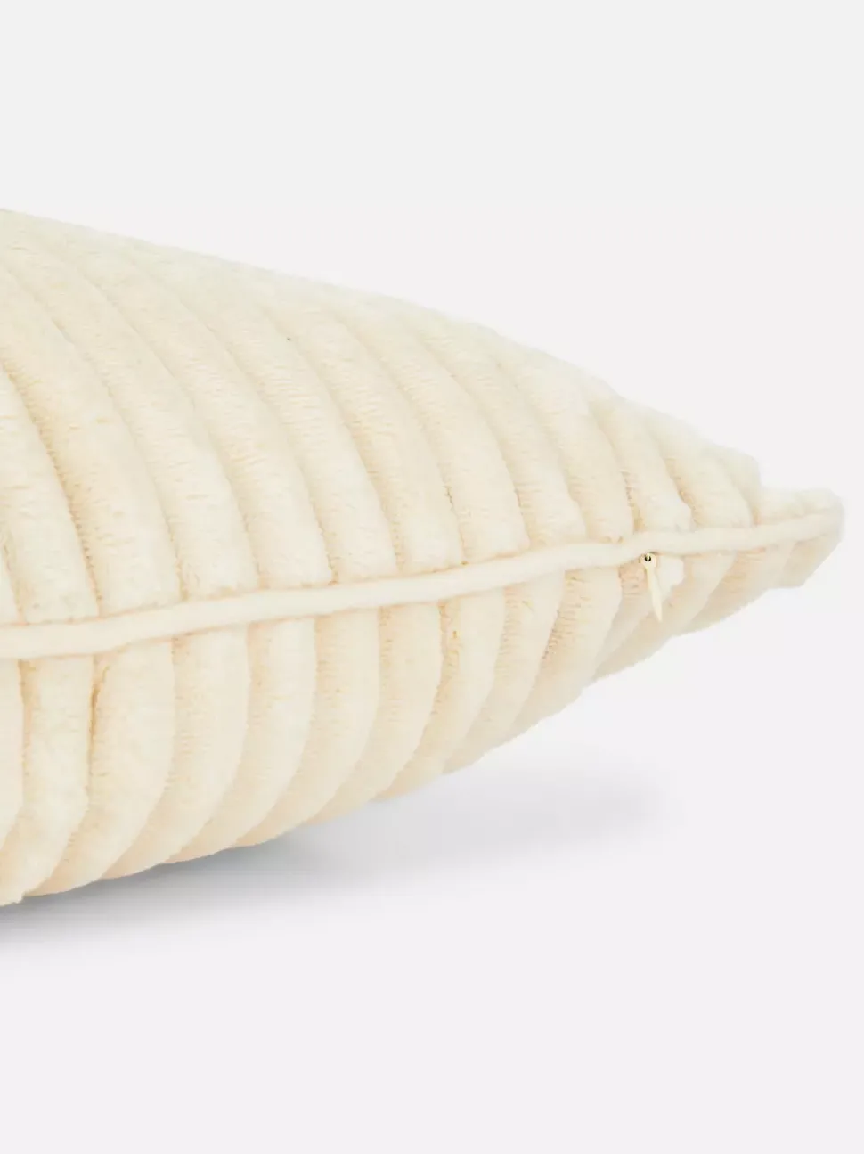 Kwadratowe poduszki o prążkowanej teksturze, 2 szt.